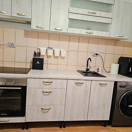 Mony Apartaments رومان المظهر الخارجي الصورة
