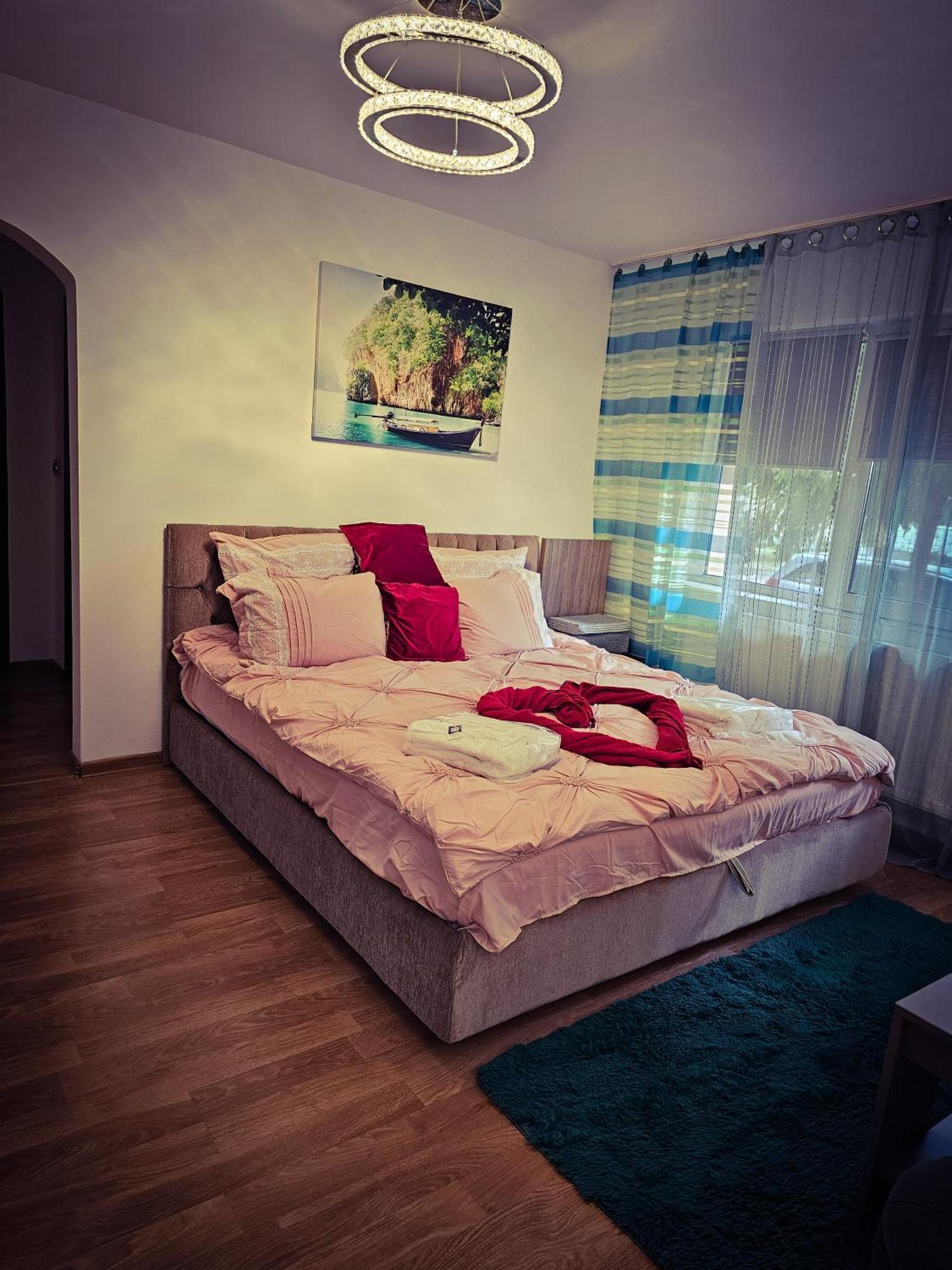 Mony Apartaments رومان المظهر الخارجي الصورة
