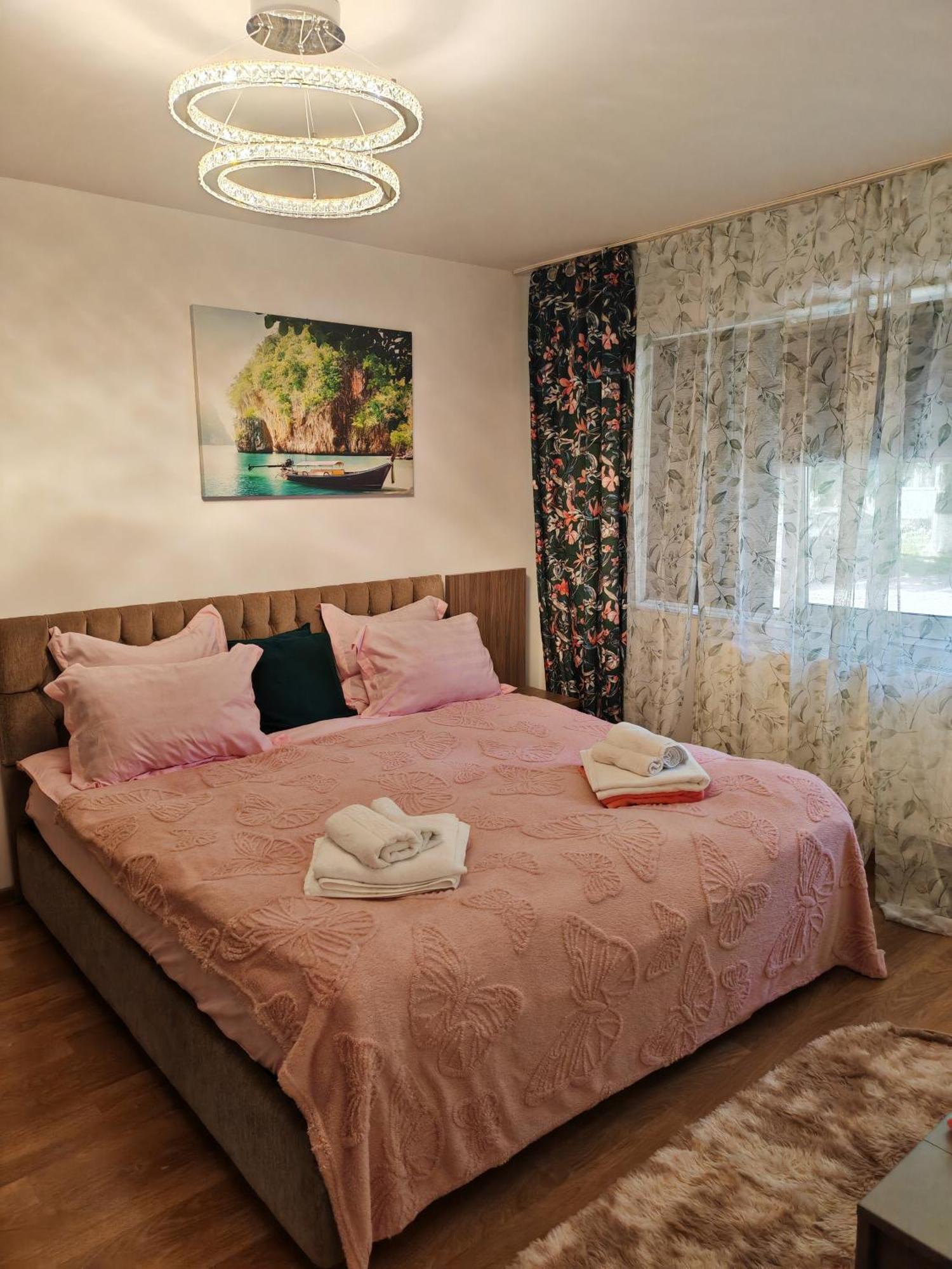 Mony Apartaments رومان المظهر الخارجي الصورة